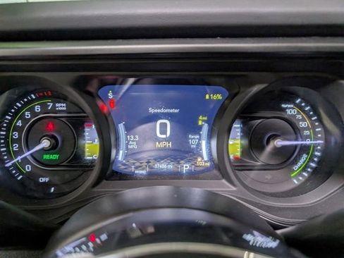 Used 2024 Jeep Wrangler High Altitude image 15