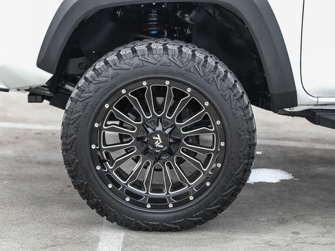 Used 2023 Toyota Tacoma TRD Off-Road AWD/4WD image 10