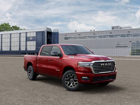 New 2026 RAM 1500 Laramie AWD/4WD image 5