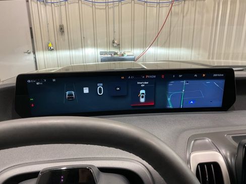 Used 2025 Ford Expedition Active image 18