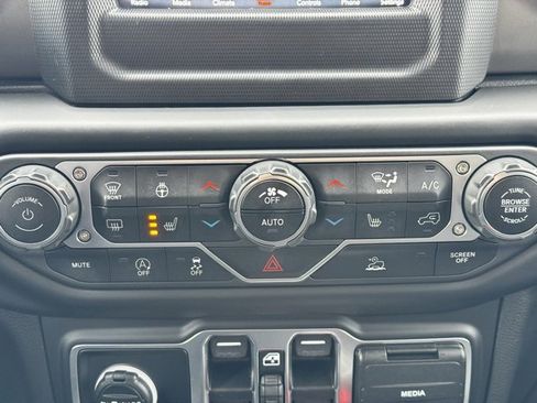 Used 2021 Jeep Wrangler Unlimited Sport image 10