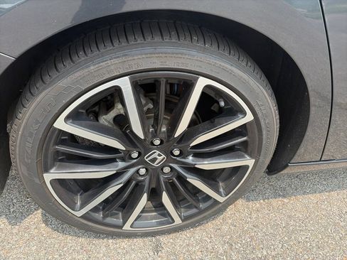 Used 2024 Honda Accord Touring image 9
