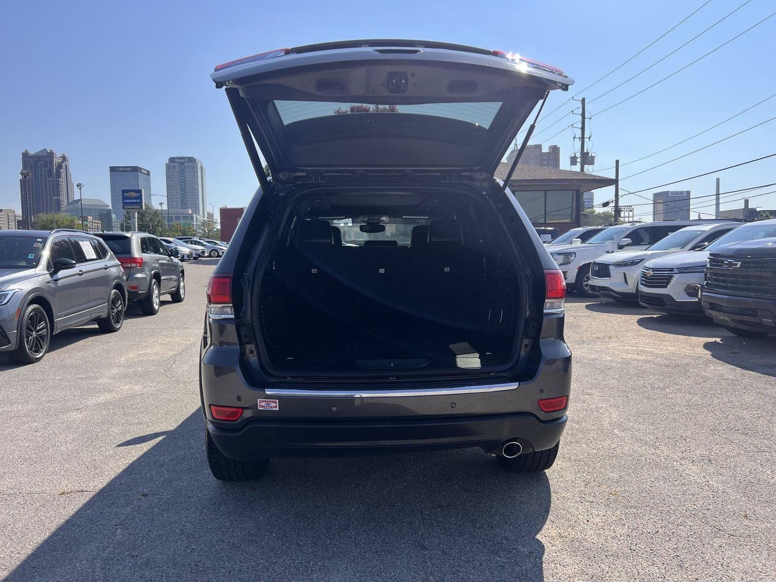 Used 2020 Jeep Grand Cherokee Limited w/ Luxury Group II RWD image 32