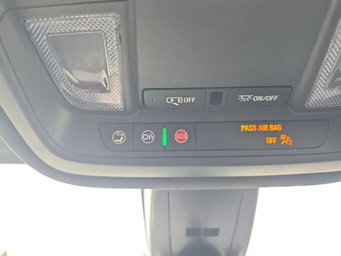 Used 2023 Chevrolet Traverse RS image 35