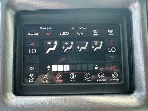 Used 2019 Dodge Challenger SXT AWD/4WD image 18