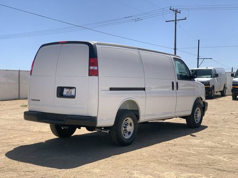 New 2026 Chevrolet Express 2500 RWD image 4