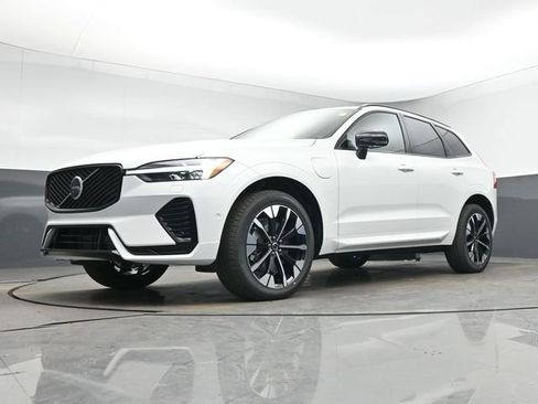 New 2026 Volvo XC60 T8 Plus w/ Protection Package Premier image 41