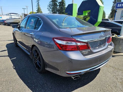 Used 2017 Honda Accord Sport image 3