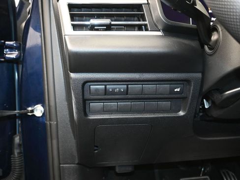 Used 2025 Mitsubishi Outlander SEL image 13