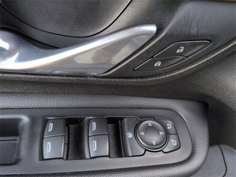 Used 2020 GMC Terrain SLE w/ Driver Convenience Package image 15