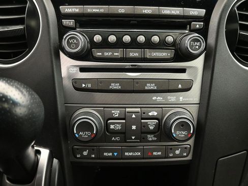 Used 2014 Honda Pilot Touring image 18