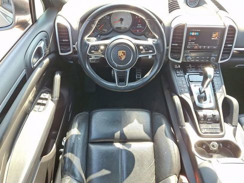 Used 2017 Porsche Cayenne S AWD/4WD image 3