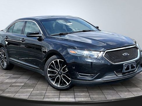 Used 2018 Ford Taurus SHO w/ Driver Assist Package AWD/4WD image 12