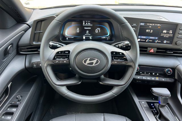 New 2026 Hyundai Elantra SEL Sport FWD image 13