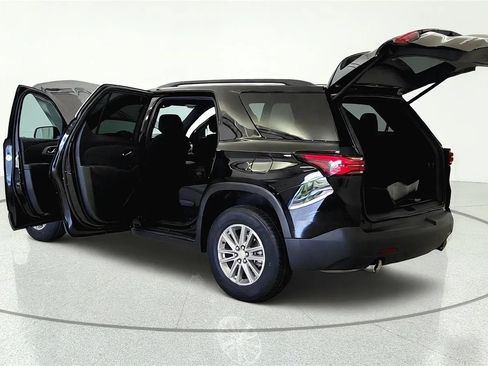 Used 2023 Chevrolet Traverse LT FWD image 11