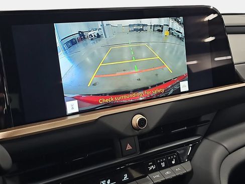 Used 2025 Toyota Crown Signia AWD/4WD image 25