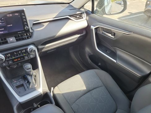 Used 2022 Toyota RAV4 XLE image 16
