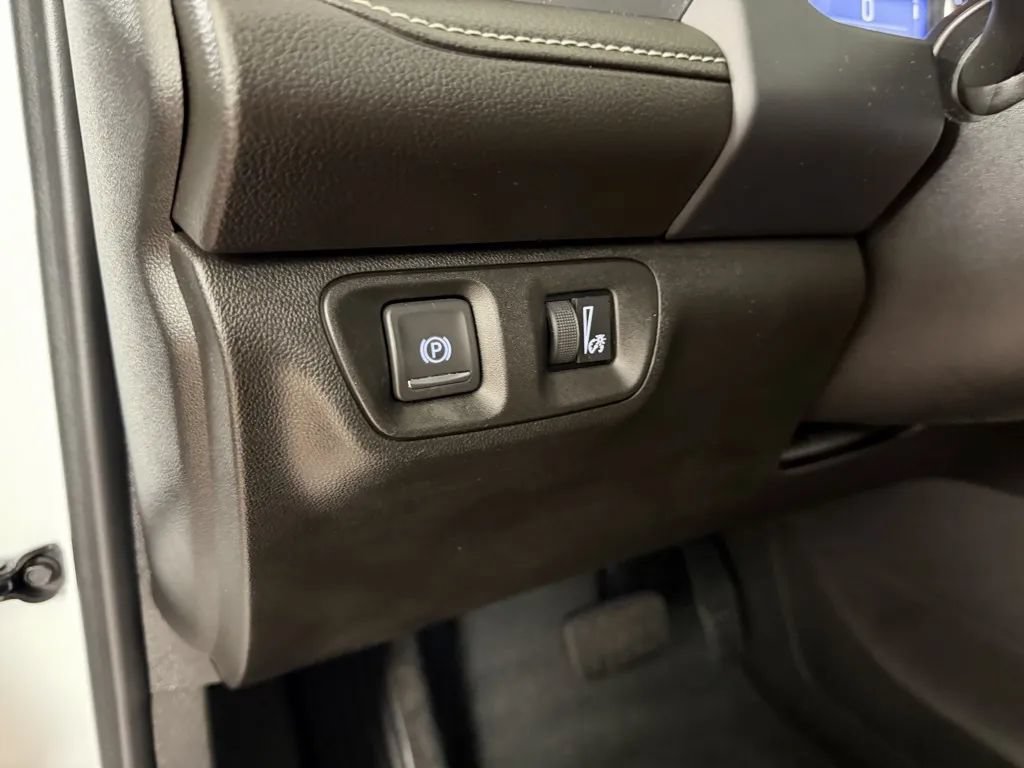 Used 2022 GMC Acadia SLE w/ Driver Convenience Package AWD/4WD image 17