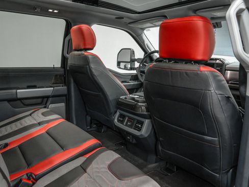 Used 2025 Ford F250 Lariat w/ Lariat Ultimate Package image 37