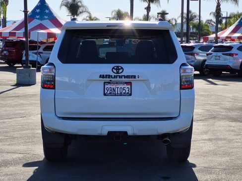 Used 2022 Toyota 4Runner SR5 Premium image 7