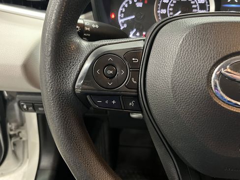 Used 2020 Toyota Corolla LE image 18