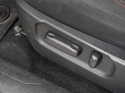 Used 2021 Toyota Tacoma SR5 RWD image 17
