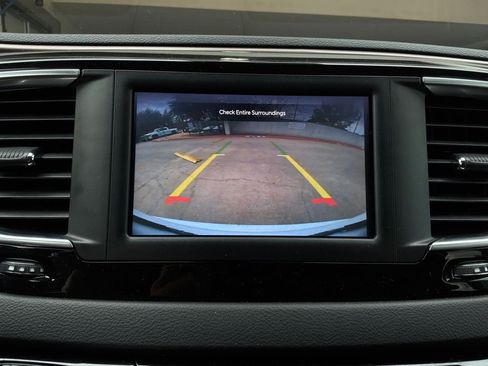 Used 2024 Chrysler Voyager LX FWD image 37