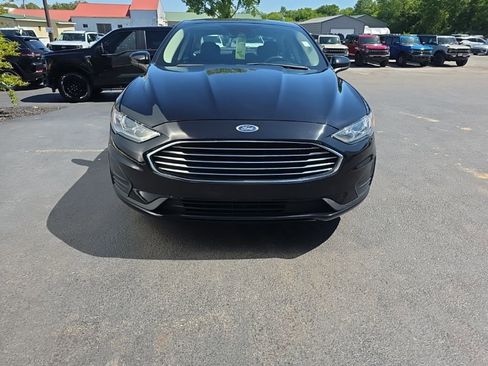 Used 2020 Ford Fusion SE FWD image 4