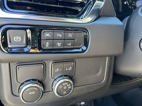 New 2026 GMC Yukon Denali image 37