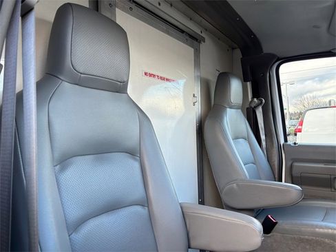 Used 2022 Ford E-350 and Econoline 350 Super Duty w/ Power Windows & Locks Group image 37
