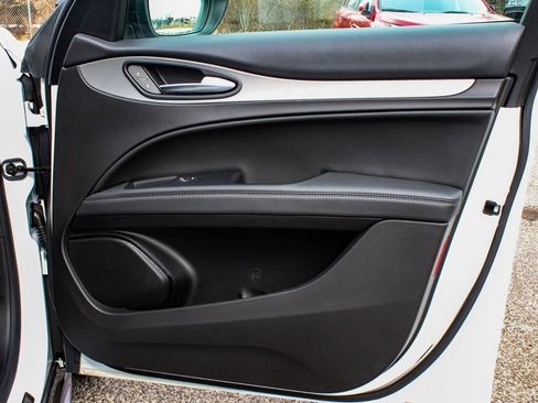 Used 2024 Alfa Romeo Stelvio Ti image 13