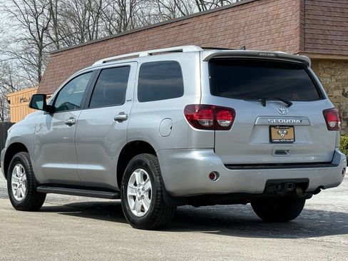 Used 2019 Toyota Sequoia SR5 AWD/4WD image 3
