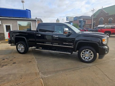 Used 2019 GMC Sierra 2500 Denali w/ Duramax Plus Package image 7