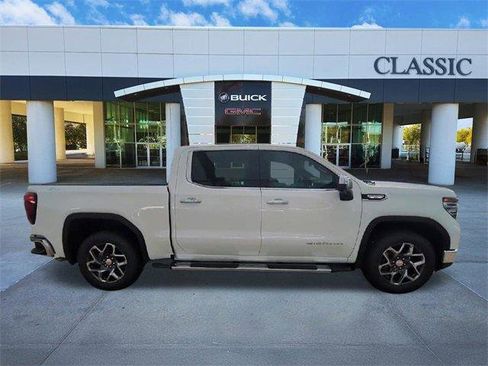 New 2025 GMC Sierra 1500 SLT image 9