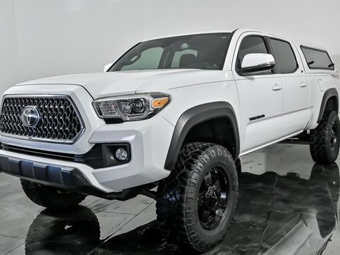 Used 2019 Toyota Tacoma TRD Off-Road image 5