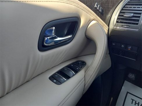 Used 2024 Nissan Armada Platinum image 30