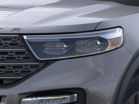 New 2023 Ford Explorer XLT w/ Equipment Group 202A AWD/4WD image 18
