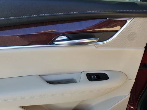 Used 2017 Cadillac XT5 Premium Luxury w/ Driver Assist Package image 16