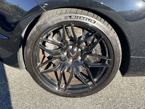 Used 2023 Chevrolet Corvette Z06 RWD image 9