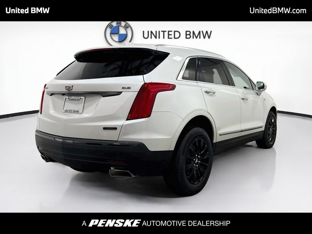 Used 2019 Cadillac XT5 Luxury w/ LPO, Black Ice Package FWD image 5