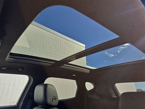 Certified 2023 Chevrolet Blazer RS w/ Driver Confidence II Package image 19