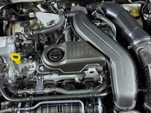 New 2026 Volkswagen Taos SE AWD/4WD image 30