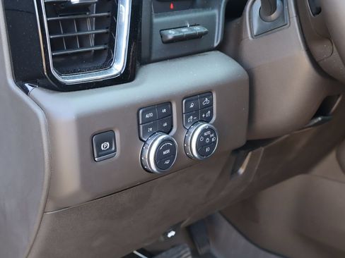 Used 2024 GMC Sierra 2500 Denali w/ Denali Reserve Package AWD/4WD image 24