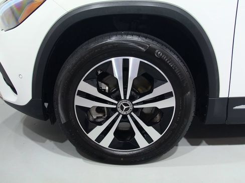 Certified 2024 Mercedes-Benz GLA 250 4MATIC image 18