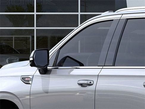 New 2026 GMC Yukon Denali w/ Sun & Power Step Package image 12
