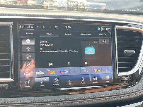 New 2026 Chrysler Pacifica Pinnacle image 31