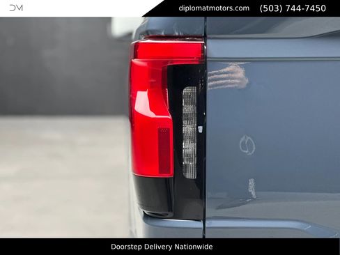 Used 2023 Ford F150 Lightning XLT image 15