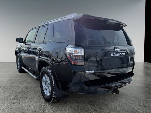 Used 2016 Toyota 4Runner SR5 image 3