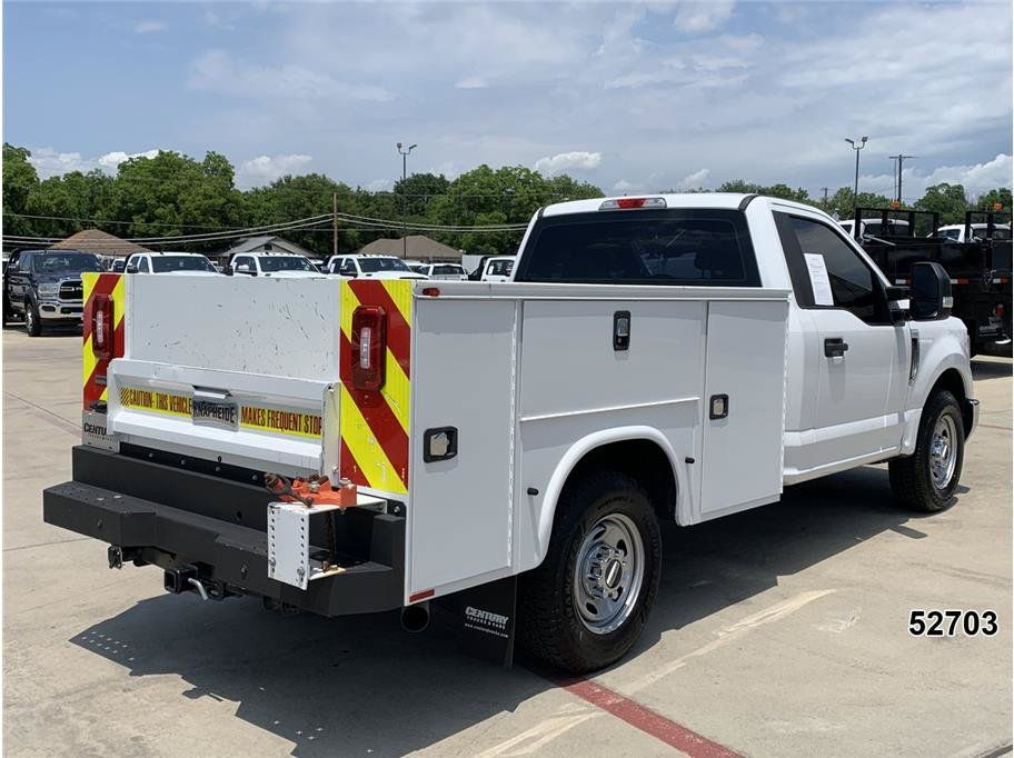 Used 2018 Ford F250 XL w/ Power Equipment Group RWD image 2