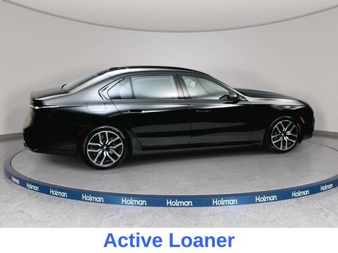 Used 2025 BMW i7 xDrive60 AWD/4WD image 3
